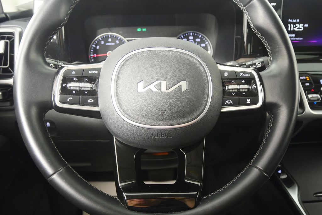 Thumbnail: 2022 Kia Sorento - 24