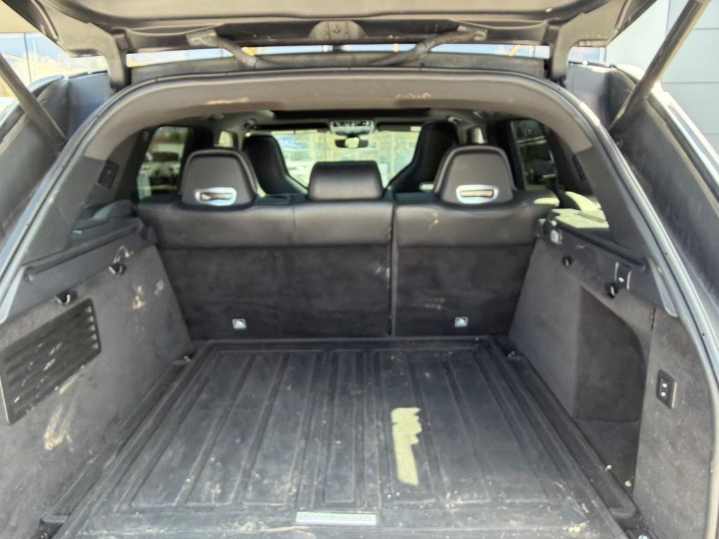 Used 2022 Black Land Rover SVR image 27