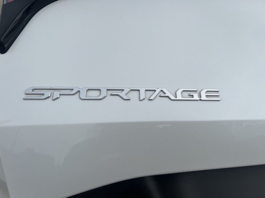 2023 Kia Sportage LX photo