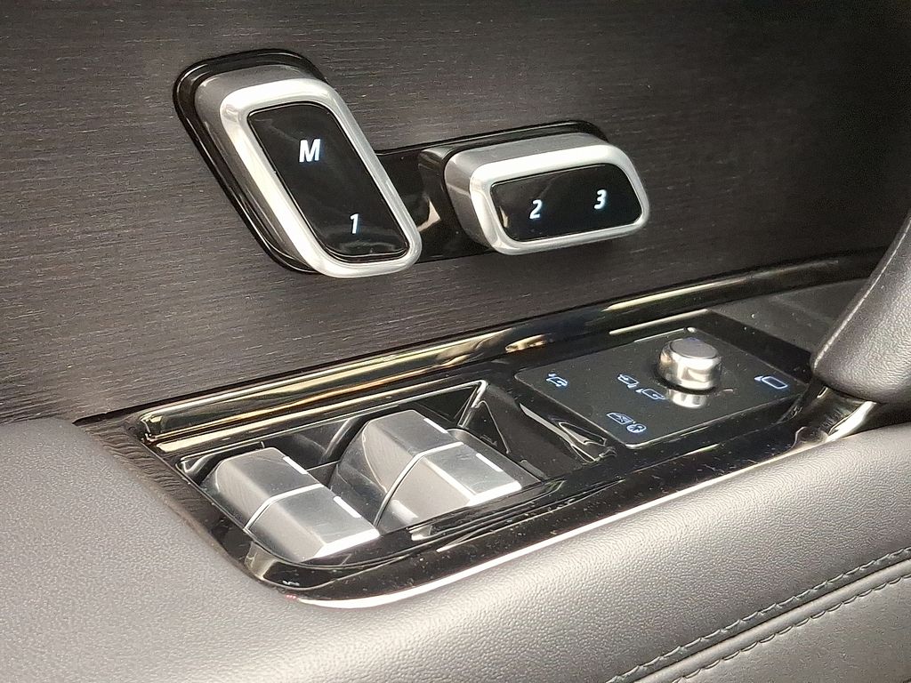 Thumbnail: 2023 Land Rover Range Rover Sport - 28