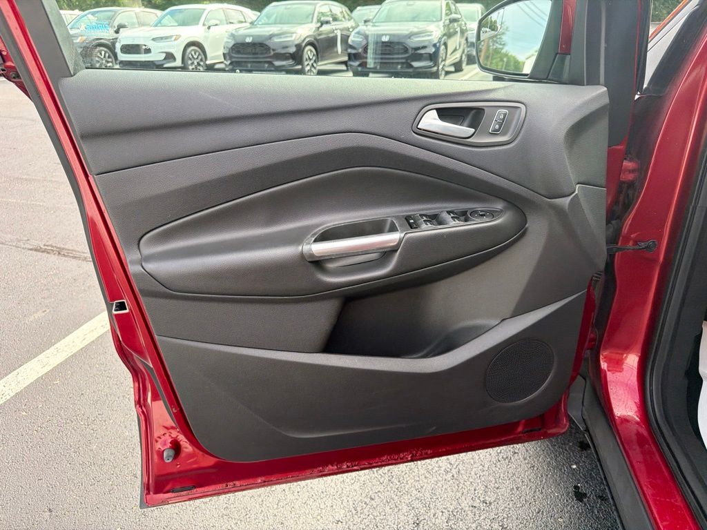 Thumbnail: 2014 Ford Escape - 17