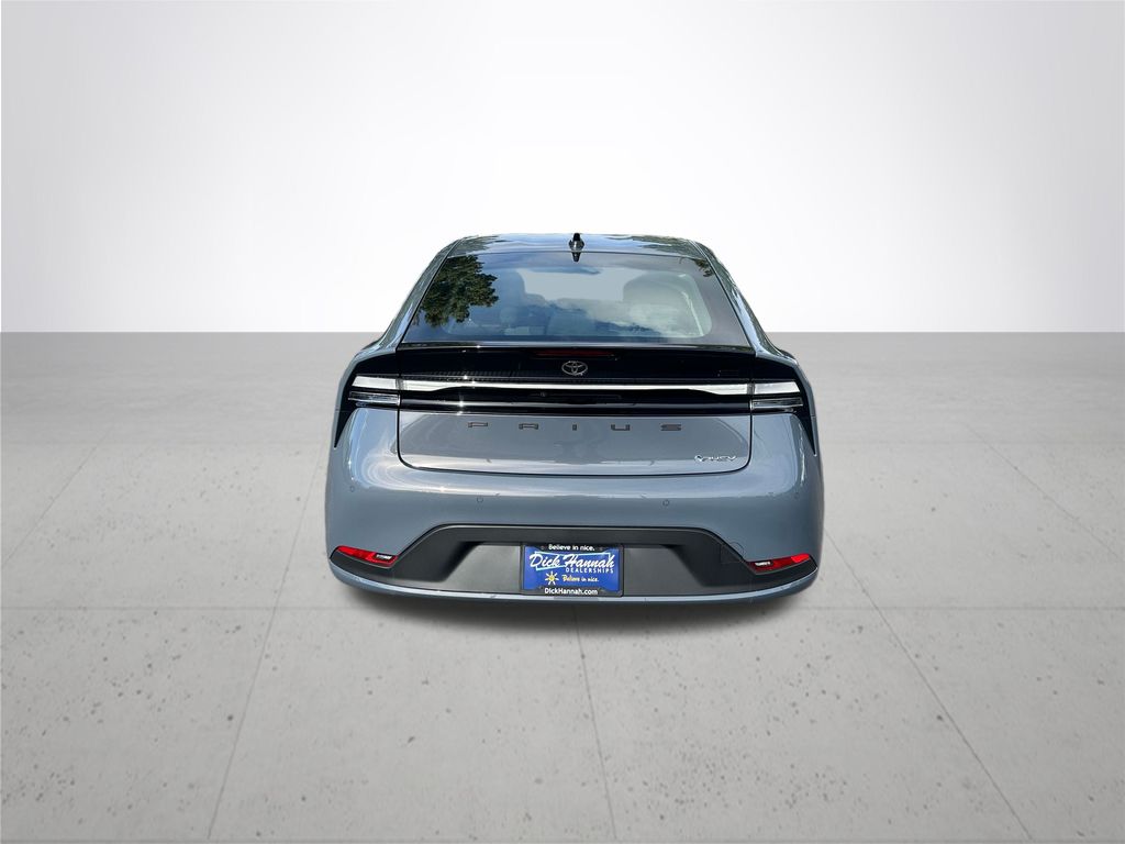 2026 Toyota Prius Plug-In Hybrid SE