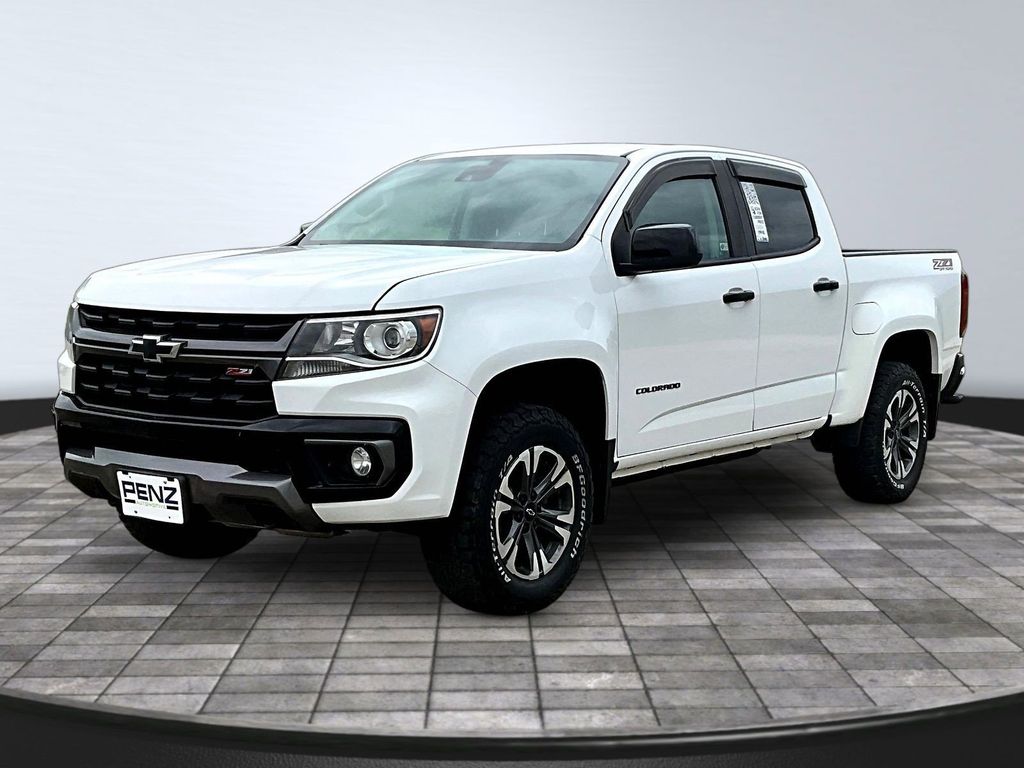 Summit White 2022 Chevrolet Colorado Z71 Crew Cab 4WD Pickup Truck Four-Wheel Drive 8-Speed Automatic
