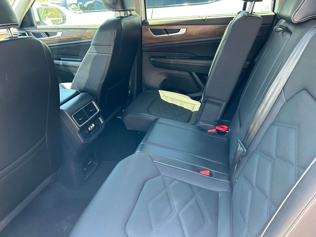 Used 2025 Volkswagen Atlas SUV