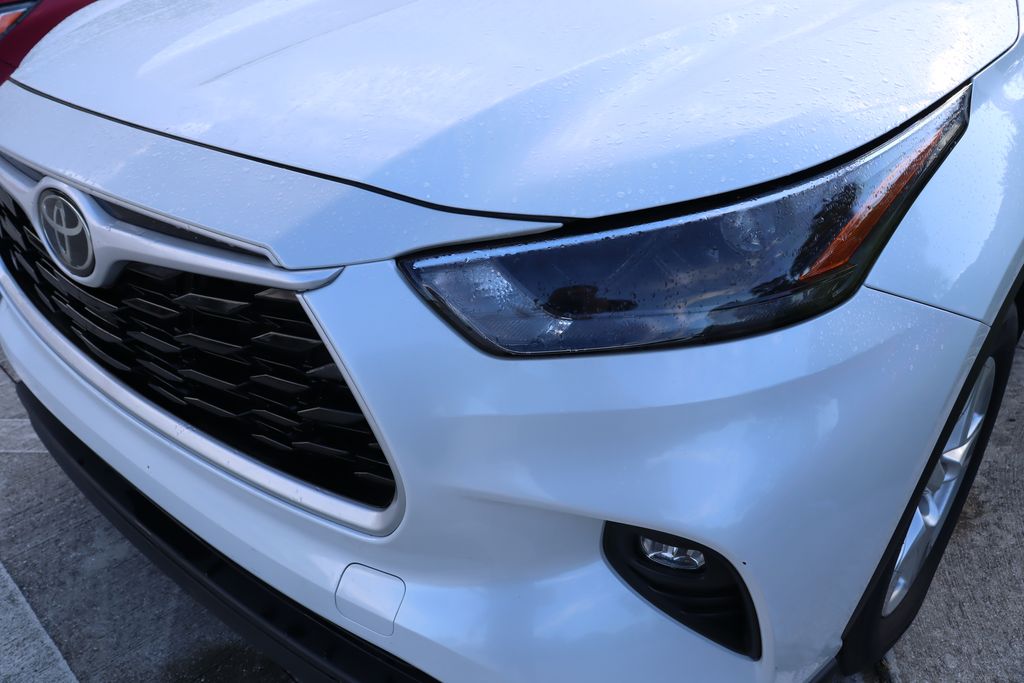 Thumbnail: 2023 Toyota Highlander - 3