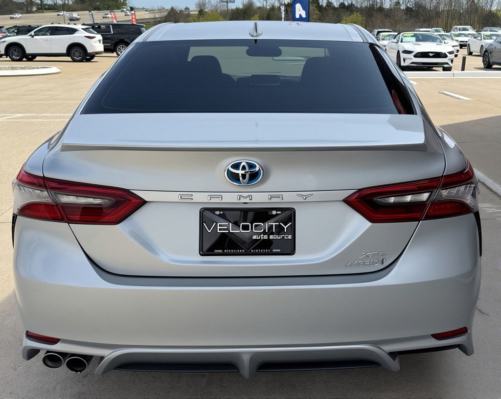 View vehicle photo 6