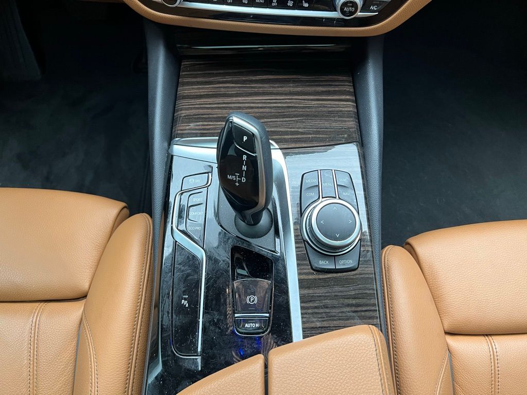 2022 BMW 5 Series 540i 12