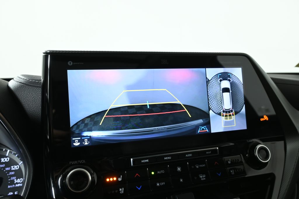 Thumbnail: 2020 Toyota Highlander - 27