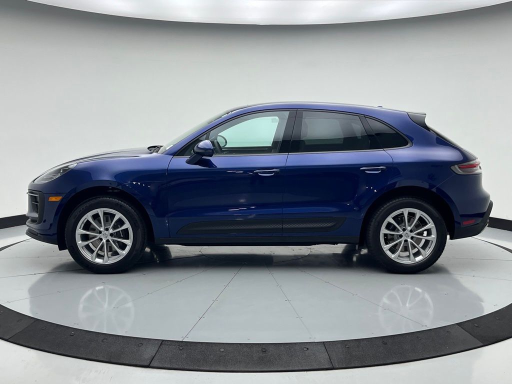 Thumbnail: 2025 Porsche Macan - 2