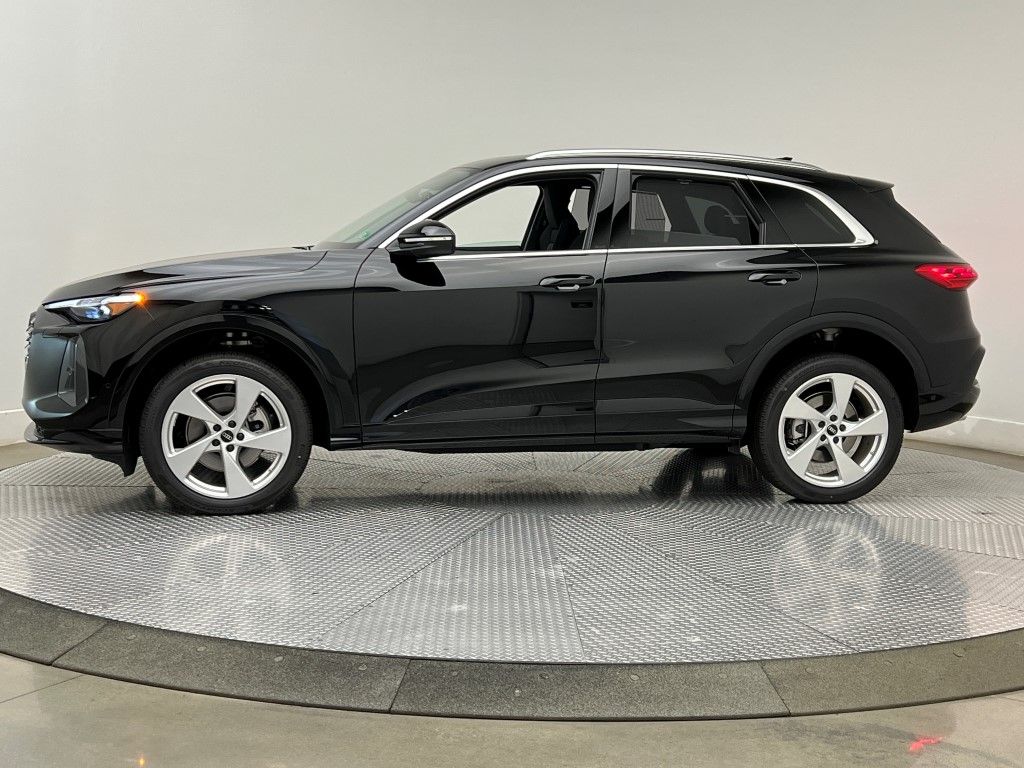 Thumbnail: 2025 Audi Q5 - 3