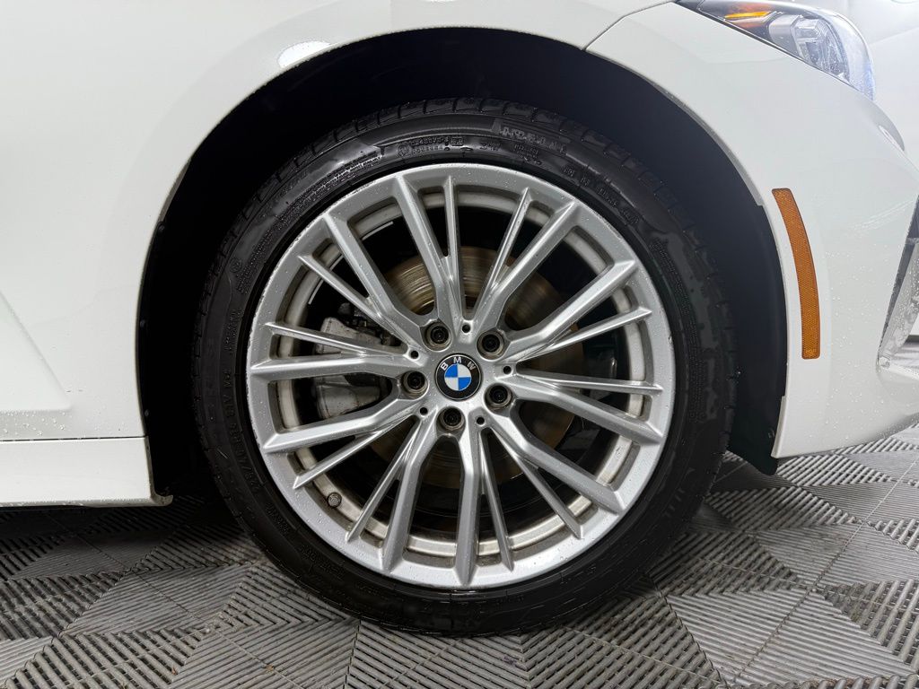 Thumbnail: 2023 BMW 3 Series - 10