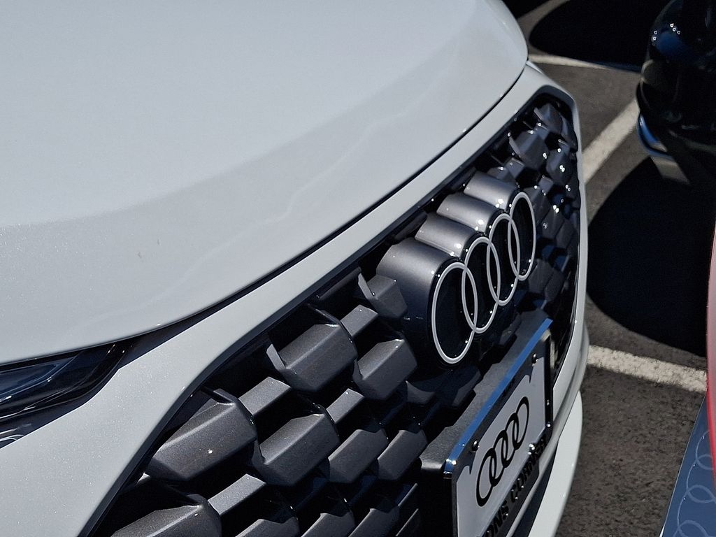 Thumbnail: 2026 Audi Q5 - 3