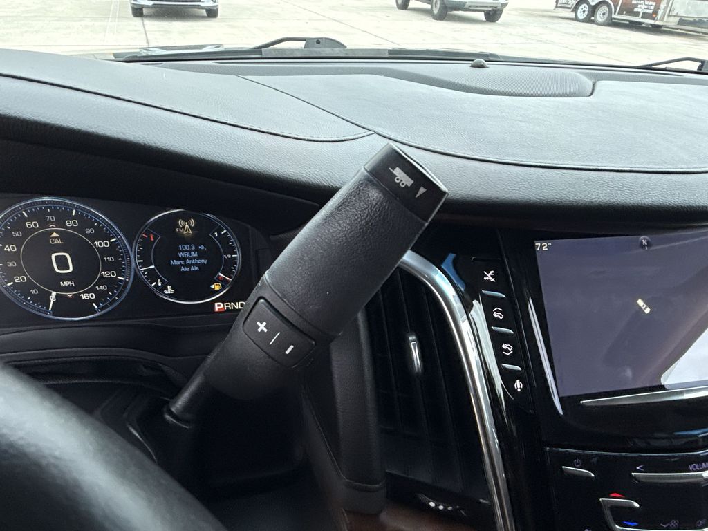 Thumbnail: 2015 Cadillac Escalade - 20