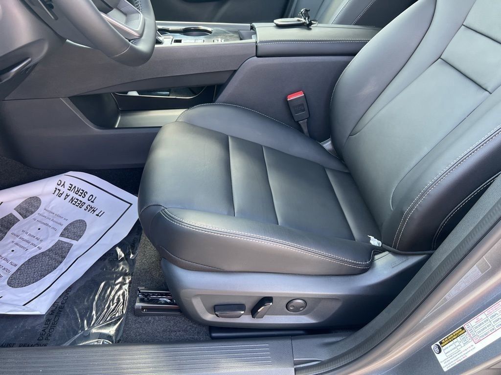 2025 Gun Metallic Nissan Rogue SL FWD SUV