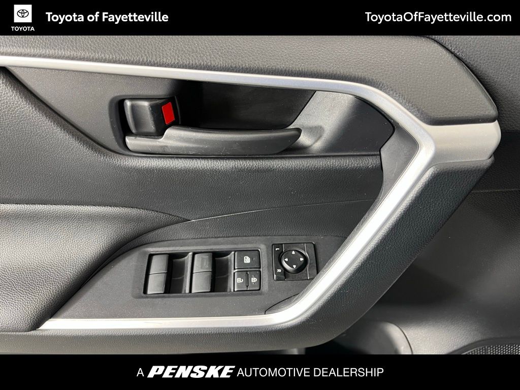 Thumbnail: 2025 Toyota RAV4 - 25