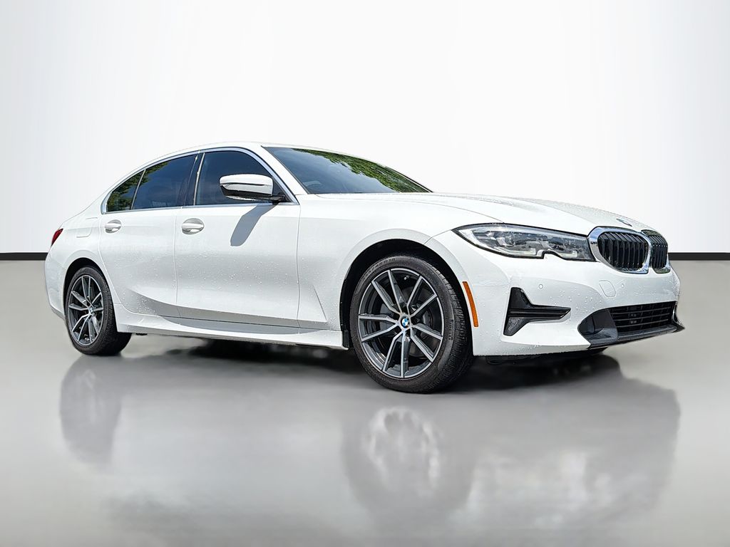 2021 BMW 3 Series 330i Sedan's photo
