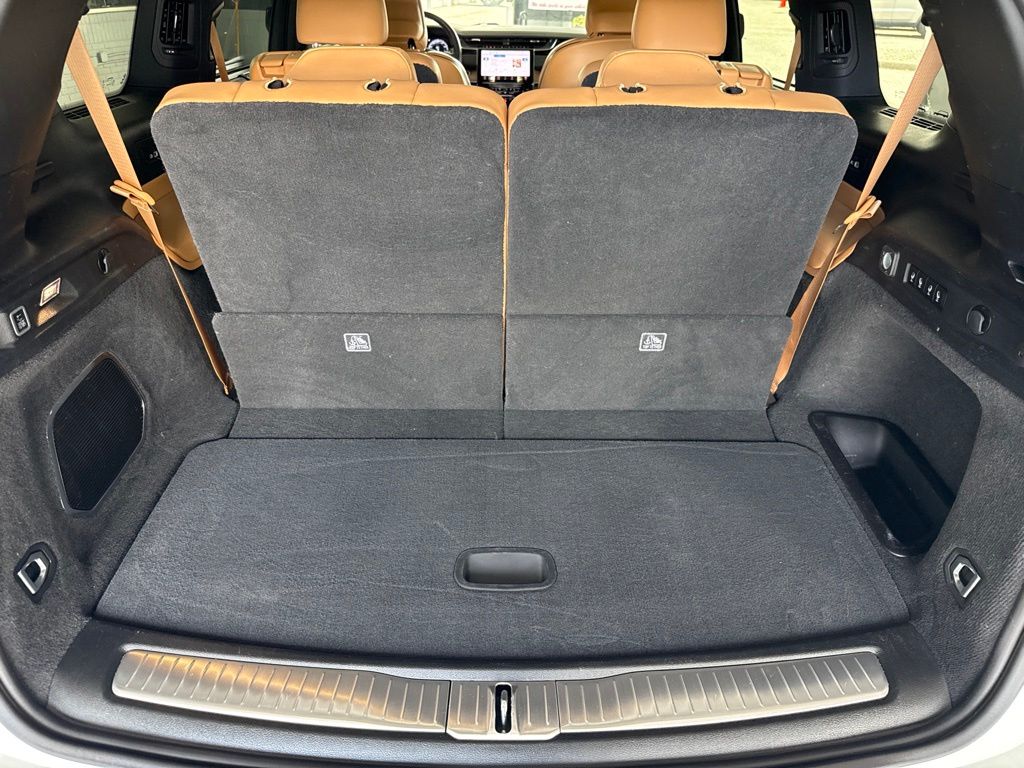 Used 2023 White Jeep Summit image 10