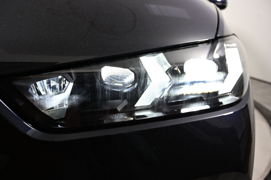 Thumbnail: 2026 BMW X5 - 9