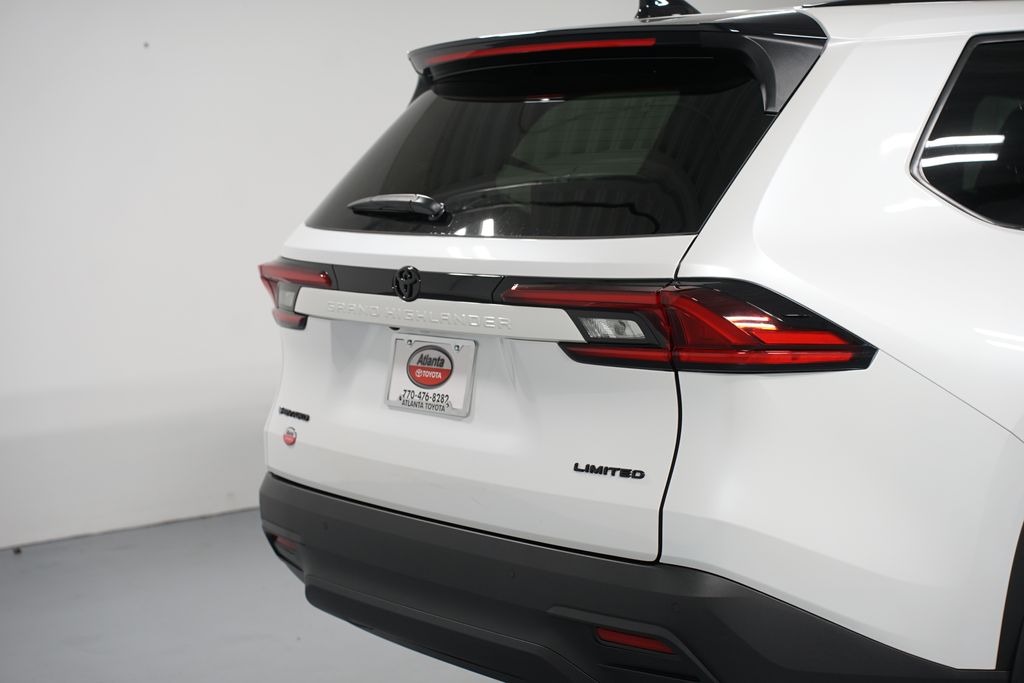 Thumbnail: 2025 Toyota Grand Highlander - 9