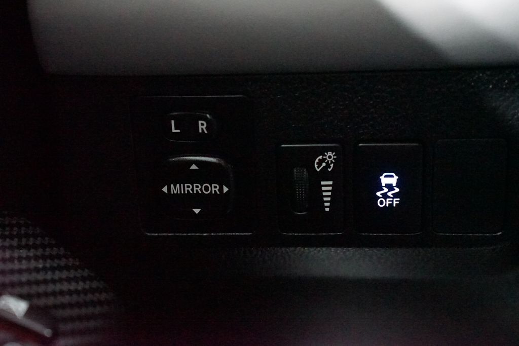 Thumbnail: 2014 Toyota RAV4 - 24