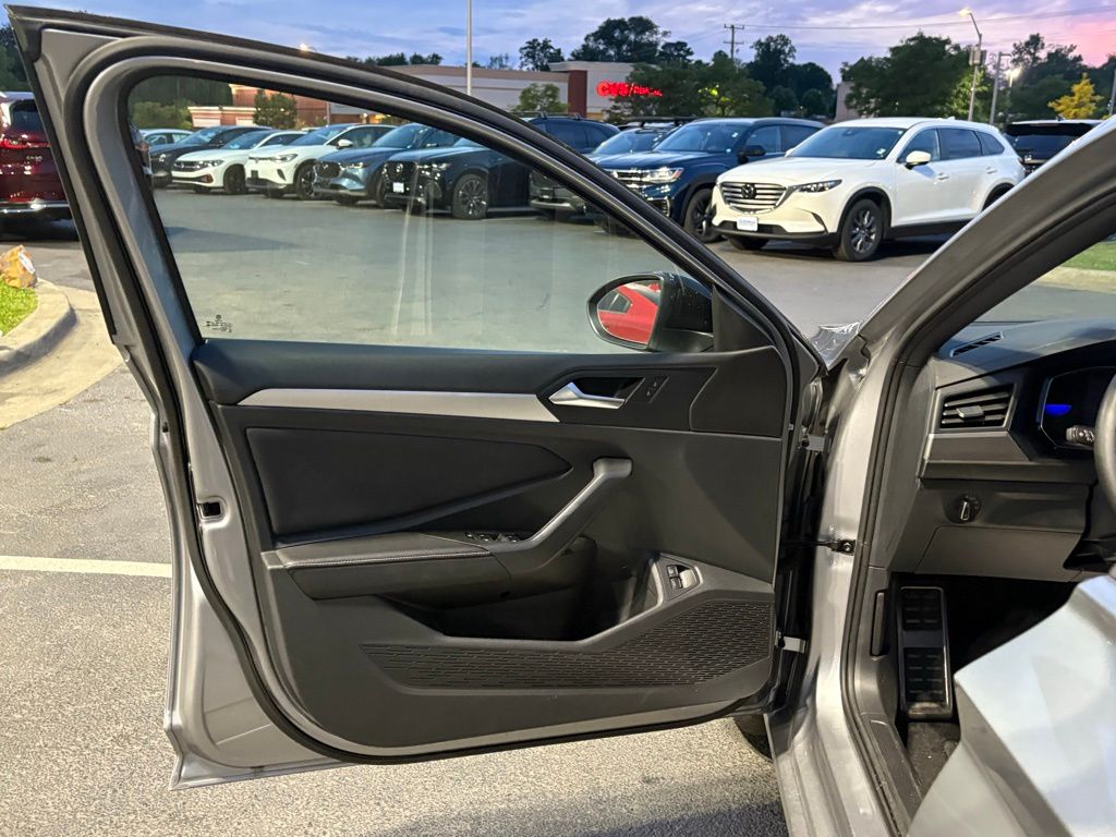 2024 Volkswagen Jetta 1.5T Sport photo