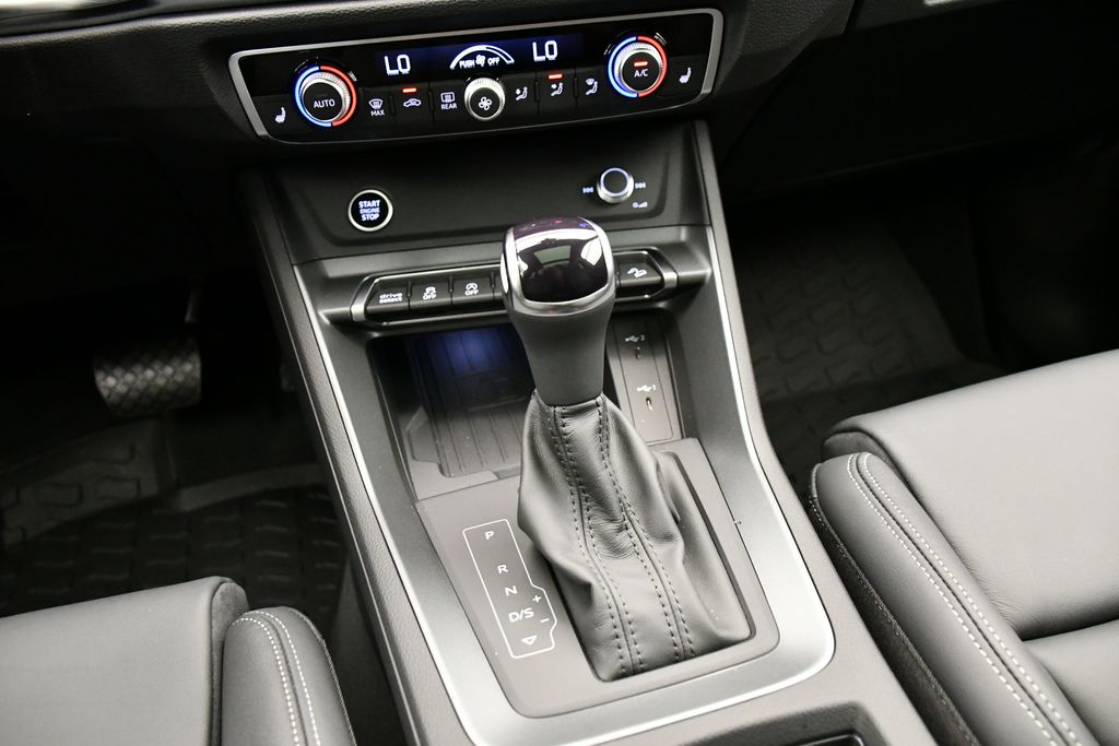 2025 Audi Q3  31