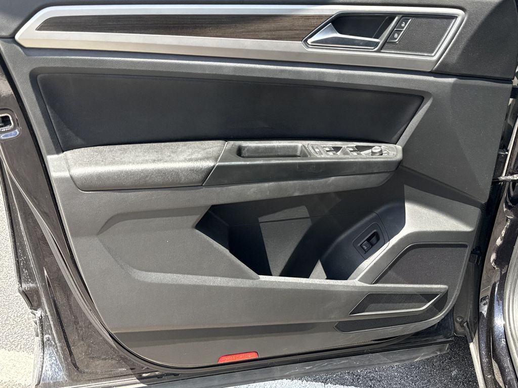 2018 Volkswagen Atlas 3.6L V6 SE Black at Durrett Motor Company