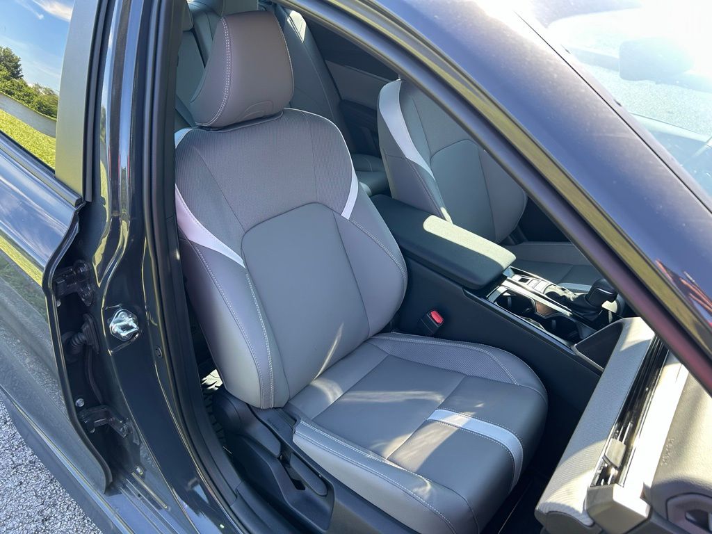 Thumbnail: 2025 Toyota Camry - 15