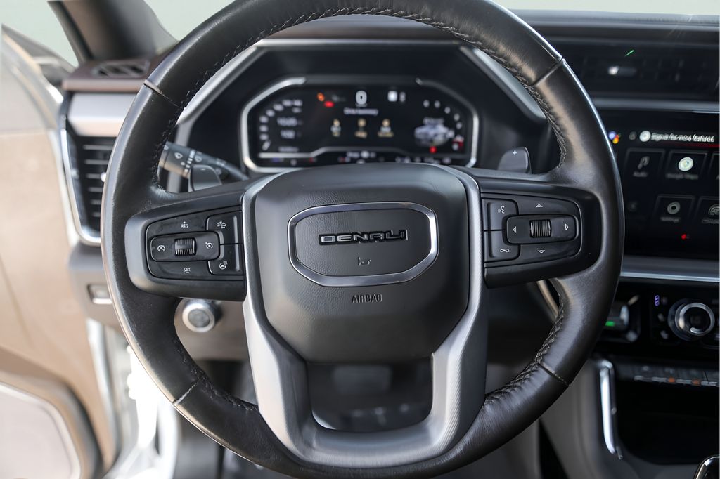 Used 2022 White GMC Denali image 15
