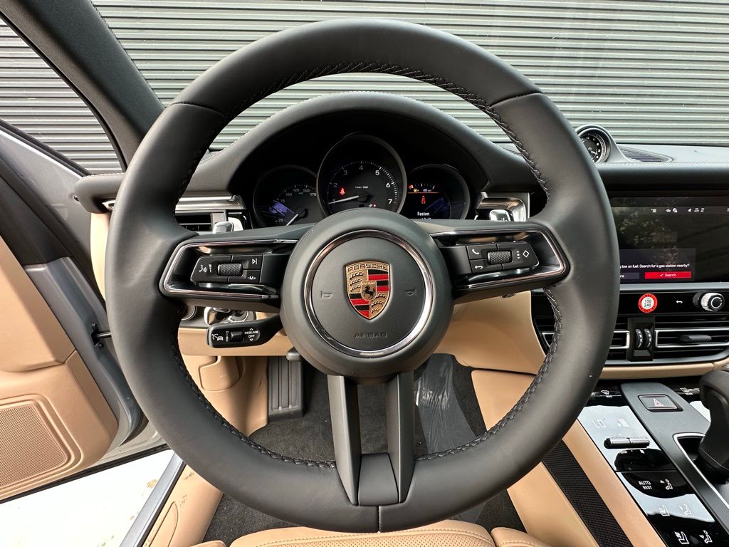 Thumbnail: 2026 Porsche Macan - 18