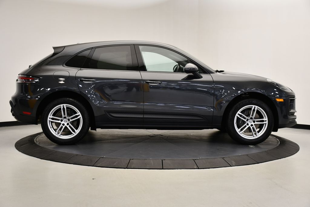 2025 Porsche Macan  8