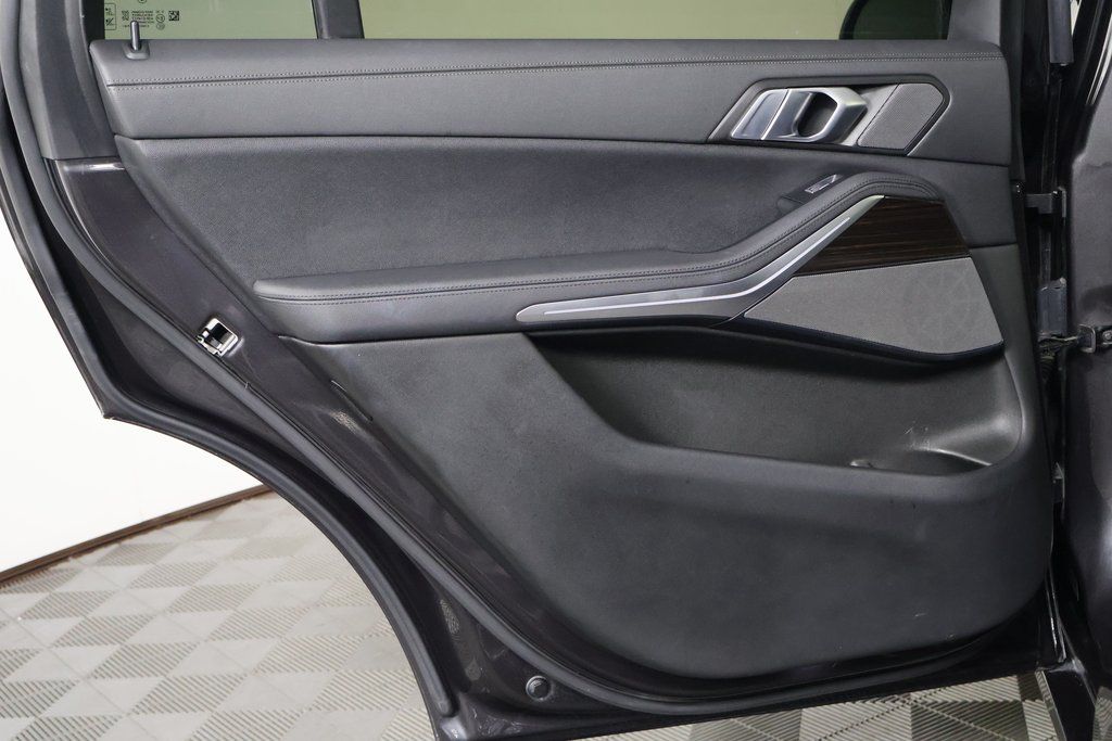 Thumbnail: 2020 BMW X7 - 14