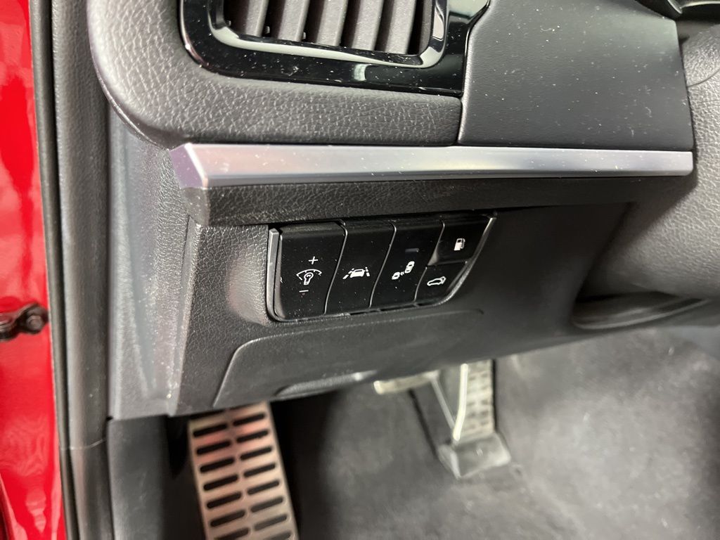 Thumbnail: 2018 Kia Stinger - 28