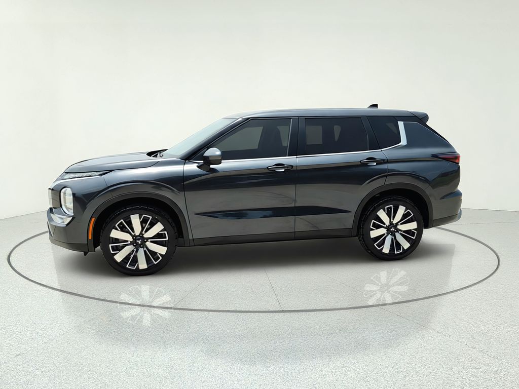 2025 Mitsubishi Outlander SE - 2