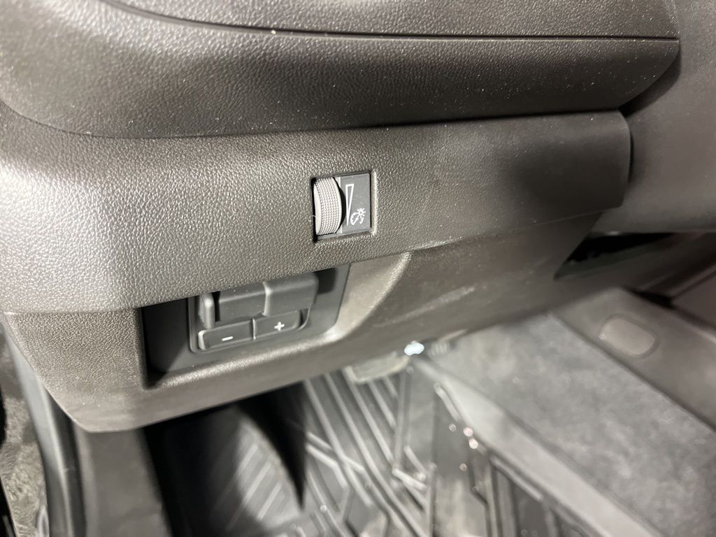 Thumbnail: 2026 Chevrolet Colorado - 25