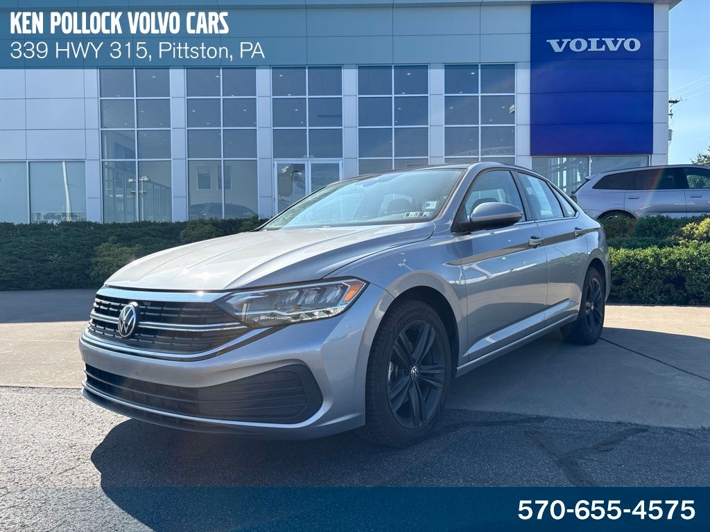 Pyrite Silver Metallic 2022 Volkswagen Jetta Sedan Front-Wheel Drive 8-Speed Automatic