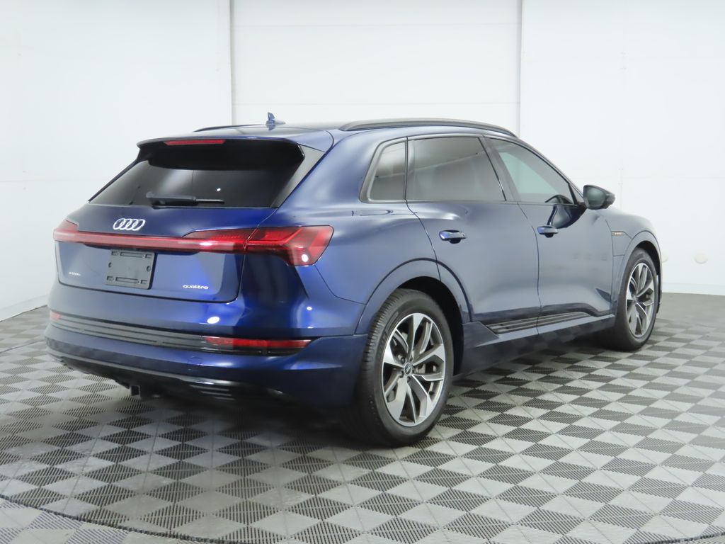 2021 Audi e-tron Premium Plus 5