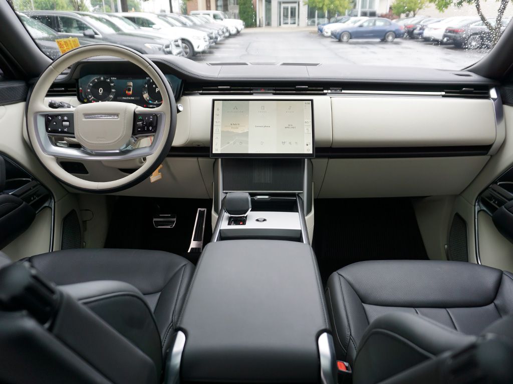 2024 Land Rover Range Rover SE 7