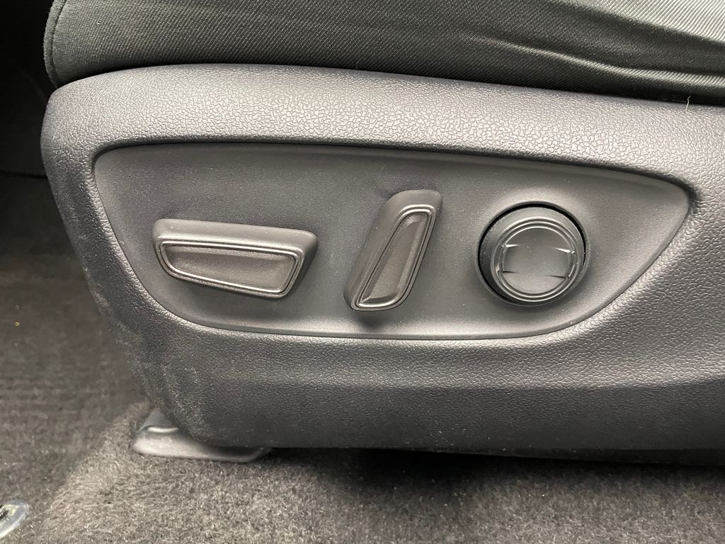 Thumbnail: 2021 Toyota RAV4 - 14