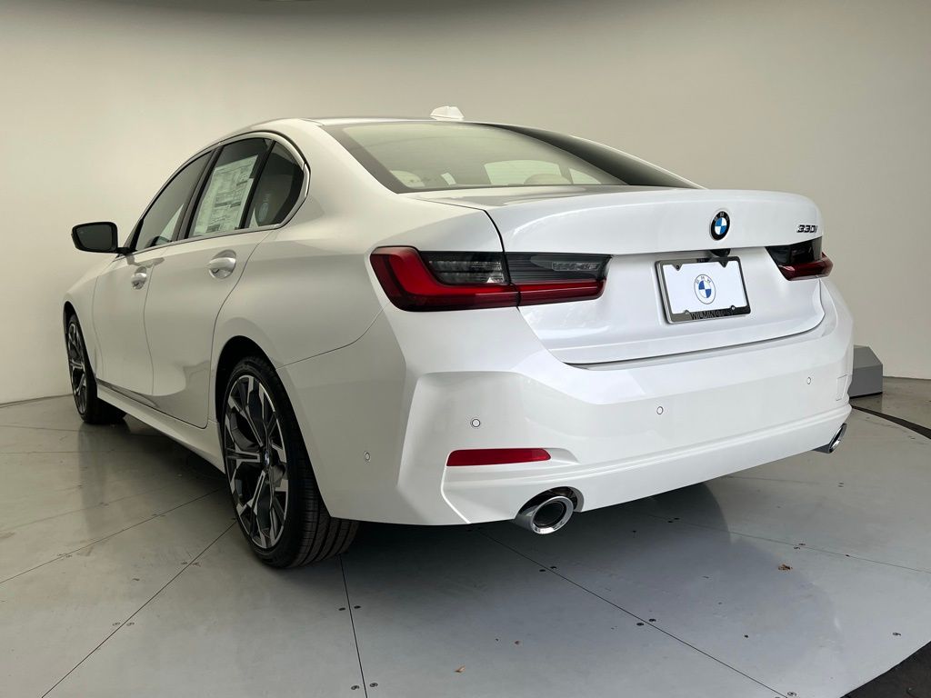 Thumbnail: 2026 BMW 3 Series - 4