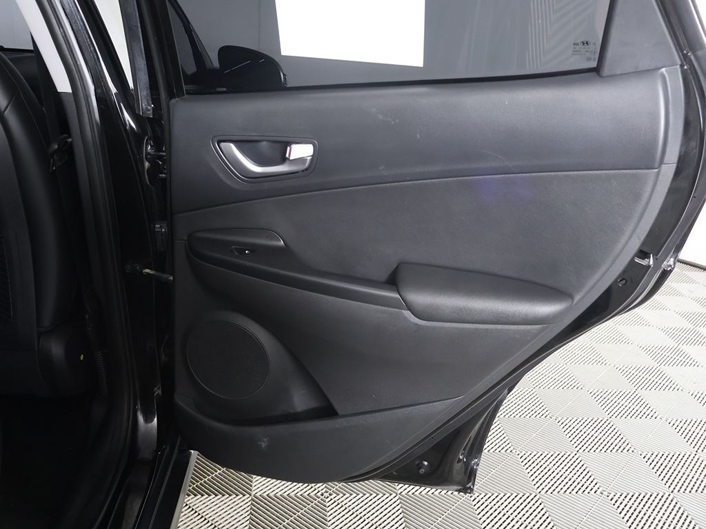 Used 2022 Black Hyundai Limited image 26