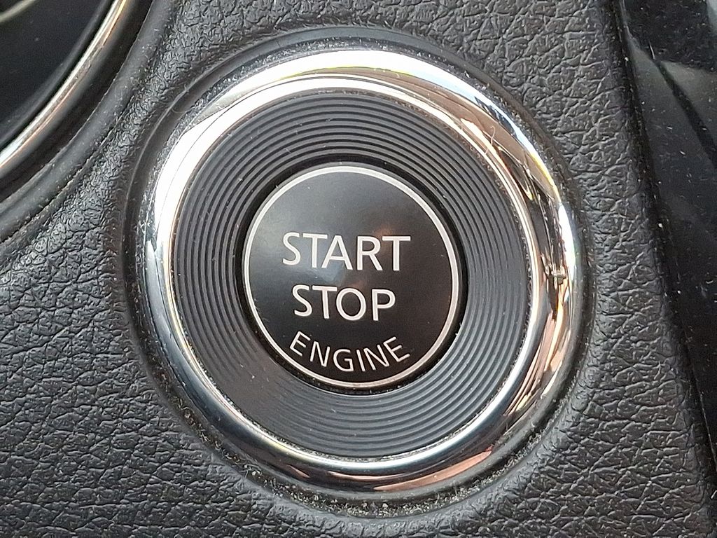 2020 Nissan Rogue SV 24