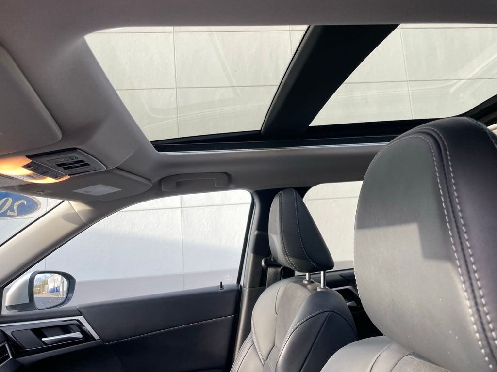 Thumbnail: 2024 Mitsubishi Outlander - 29