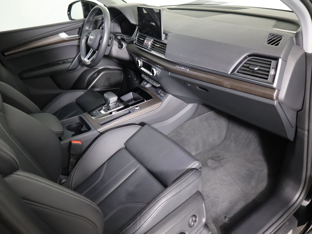 Thumbnail: 2025 Audi Q5 - 18