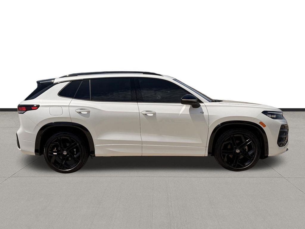 2025 Volkswagen Tiguan 2.0T SE R-Line Black - 3