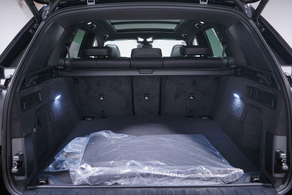 Thumbnail: 2026 BMW X5 - 13