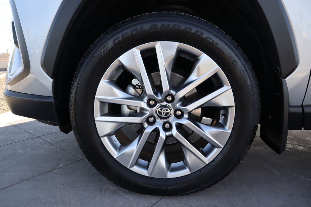 Thumbnail: 2024 Toyota RAV4 - 32