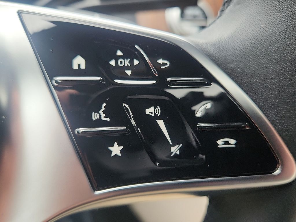 Thumbnail: 2025 Mercedes-Benz GLC - 22