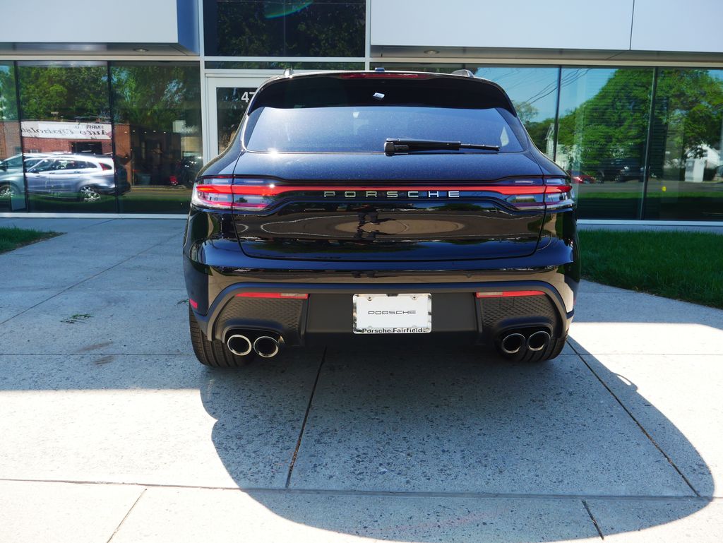 Thumbnail: 2026 Porsche Macan - 6