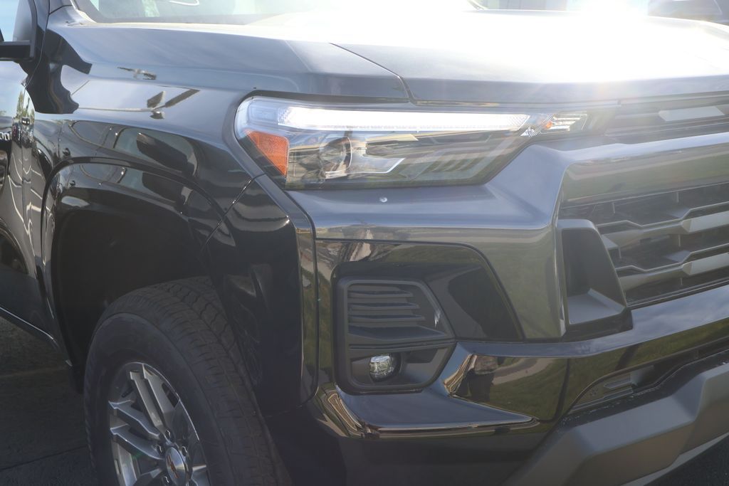 Thumbnail: 2026 Chevrolet Colorado - 3